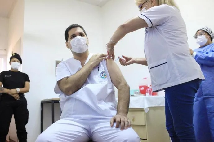 Cerca del 30% de la población de todo el país ya recibió la primera dosis de la vacuna contra el COVID-19: En La Pampa la cifra asciende a más del 33%
