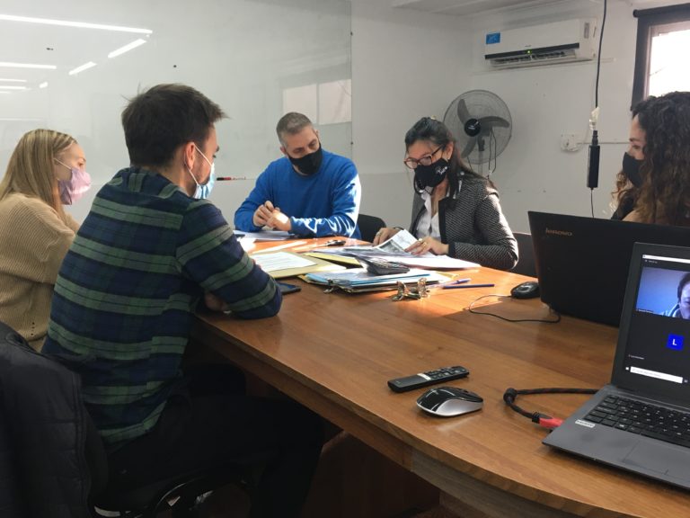 El municipio piquense licitó la construcción de 5 galpones por 16 millones para la cría de pollos