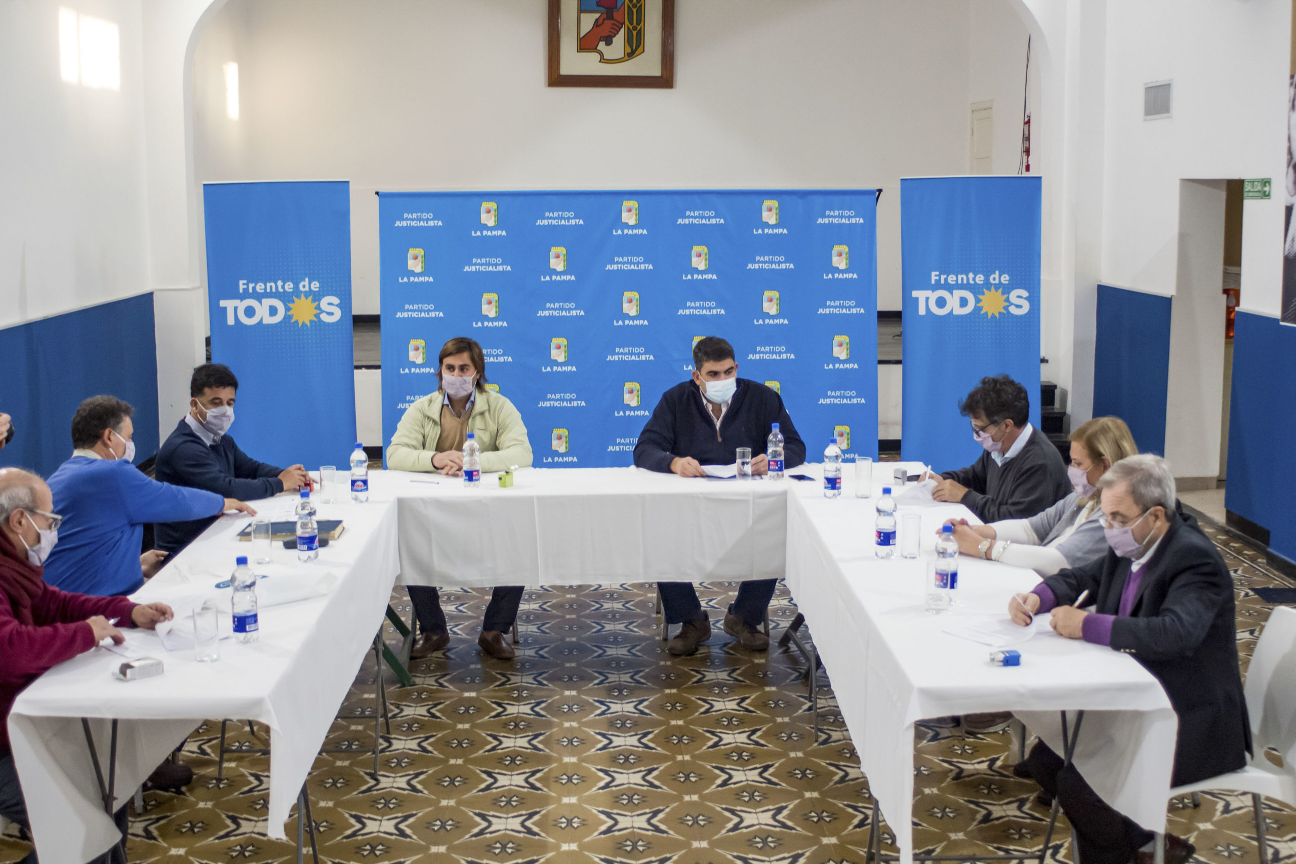 Apoderados de varios partidos firmaron acta constitutiva del Frente de Todos en La Pampa
