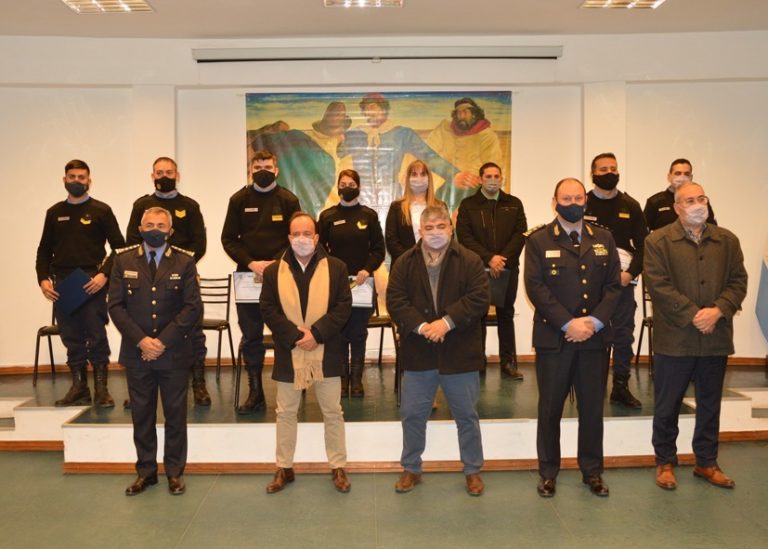 “Distinguidos por mérito extraordinario”: Entregaron insignias a suboficiales y agentes de la Policía de La Pampa