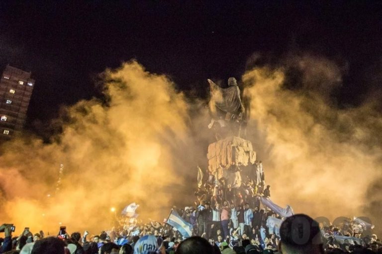 ¿Vos lo ves?: apareció la imagen de Diego Maradona durante los festejos en Mar del Plata