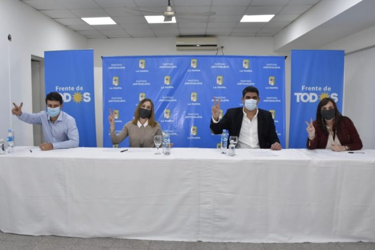 Daniel Bensusan, “Luchy” Alonso, Varinia Marín y Ariel Rauschenberger oficializaron la lista de “unidad” del Frente de Todos