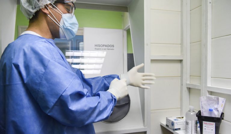 “El bono de $ 6.500 que cobraremos por tres meses no resuelve el reclamo de las enfermeras y enfermeros” aseguraron desde “Estatales de Pie”