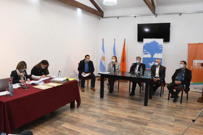 Ziliotto encabezó la licitación de obras de pavimentación y anunció que se construirán 30 viviendas más en Castex
