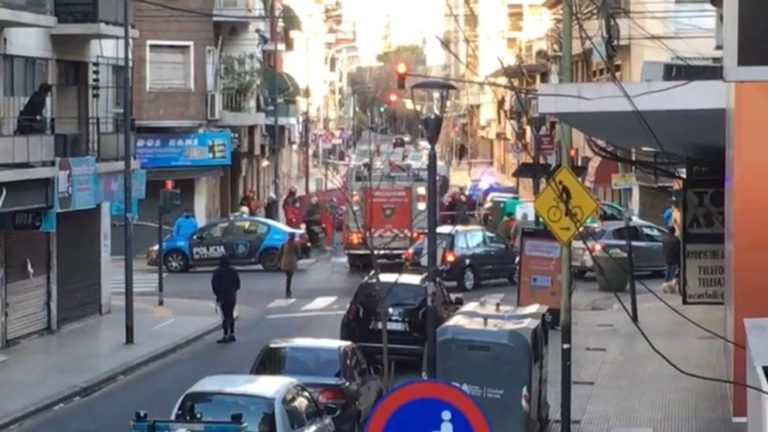HORROR EN BALVANERA: Una mujer y sus hijos de 4 años y 18 meses murieron tras caer desde un noveno piso