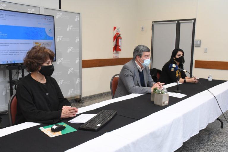 Se presentó el curso de formación de asistentes gerontológicos
