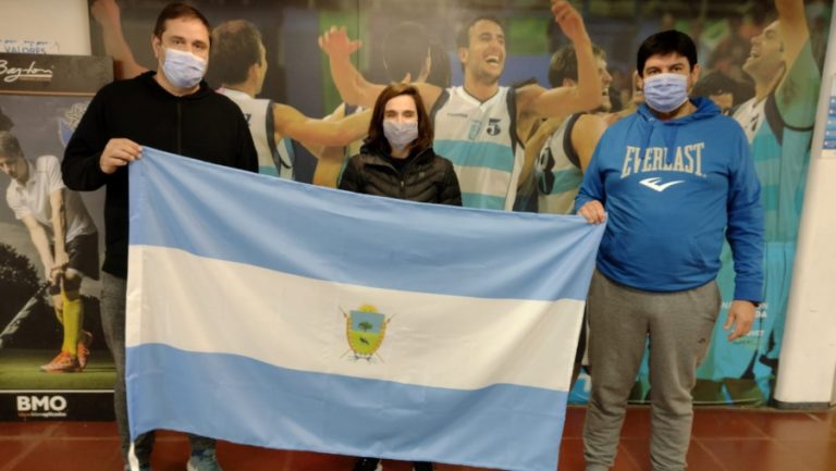 Reconocimiento y beca para nadadora piquense que competirá en los Juegos Paralímpicos