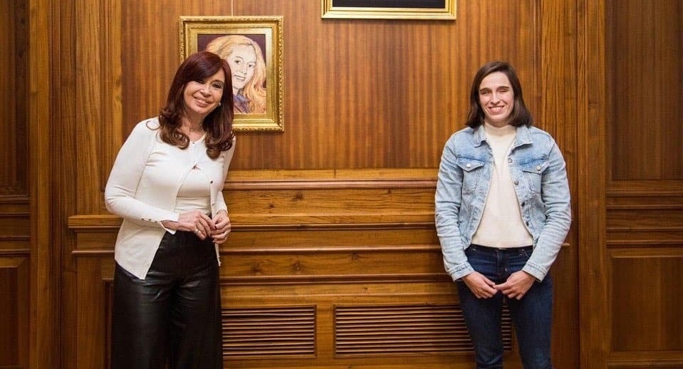 Cristina Fernández de Kirchner recibió a la nadadora piquense Ana Luz Pellitero: “Tuve el enorme placer de poder saludarla y charlar con ella”