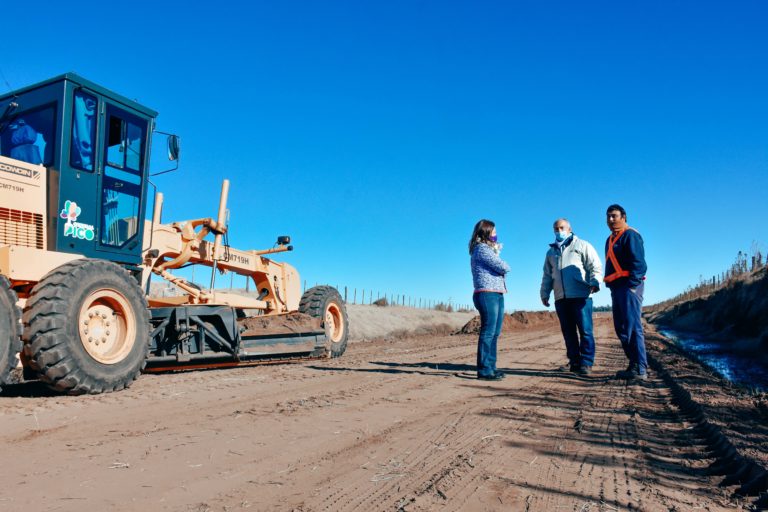 Fernanda Alonso recorrió las obras en los caminos vecinales: “Tenemos en carpeta hacer cuatro alteos a corto plazo”