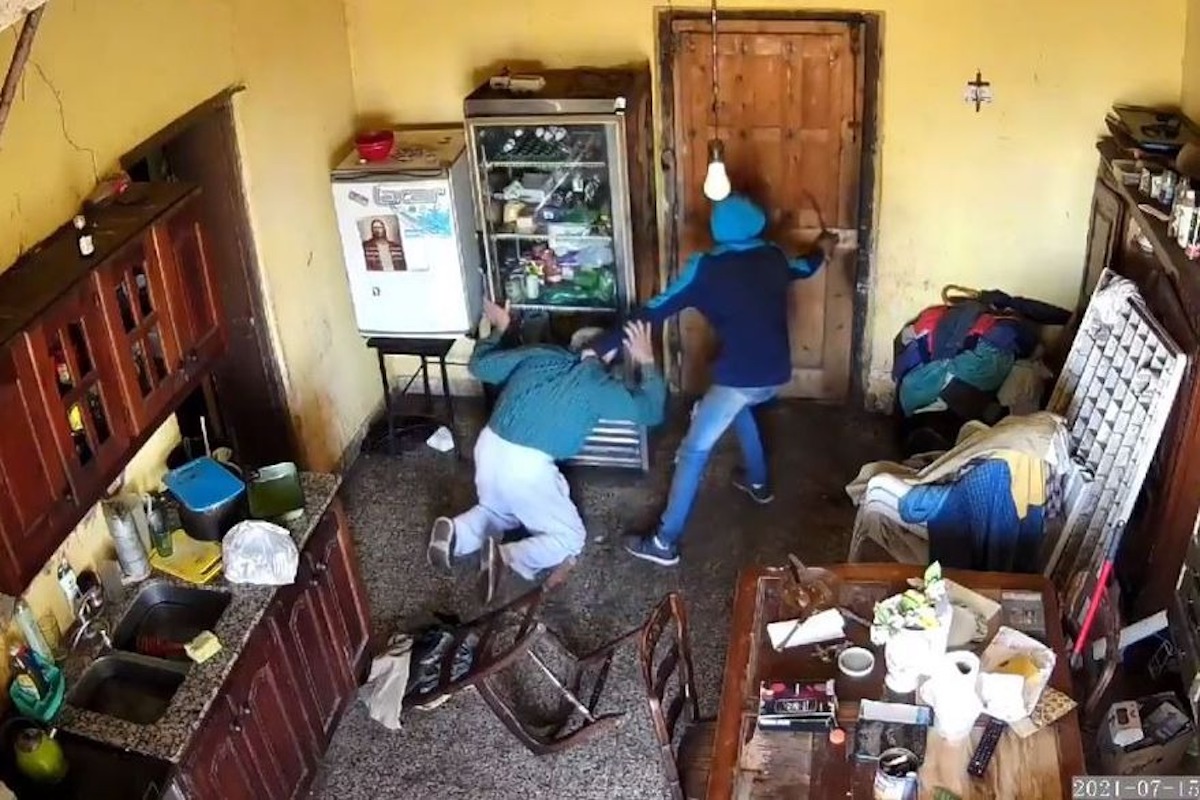 Video: brutal ataque a un jubilado de 83 años en una entradera en Moreno