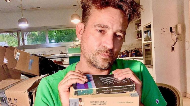 Detuvieron a Chano Charpentier: sufrió un brote psicótico, quiso apuñalar a un policía y recibió un balazo