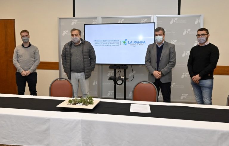 Lanzaron ofertas formativas para jóvenes pampeanos sobre informática, idiomas y emprendedurismo