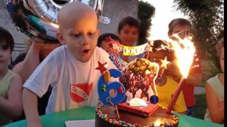 #TodosporFede: Santi Maratea se suma a la campaña para ayudar a un niño del sur de Córdoba que necesita 300 mil euros para un tratamiento en España