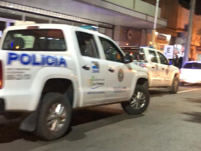 La Policía intervino en una pelea callejera en el centro: Demoraron a dos menores de edad y les secuestraron un arma blanca