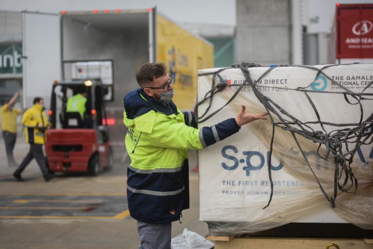 Arribaron otras 550.000 dosis de Sputnik V componente 2