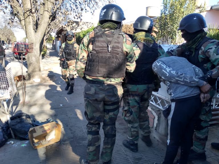 Demoran un hombre sospechado de tirar “miguelitos” y efectuar disparos al aire tras una persecución por caza furtiva
