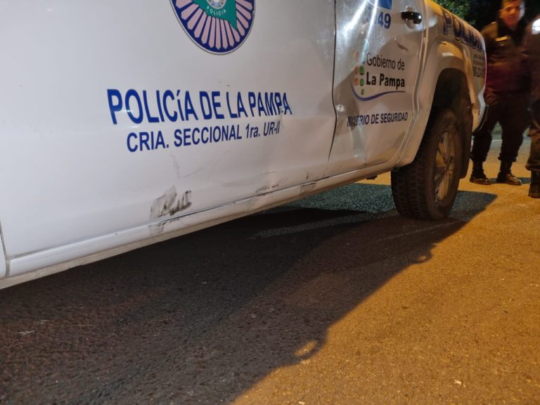 Joven de 21 años resultó lesionado en el choque entre un patrullero y una moto