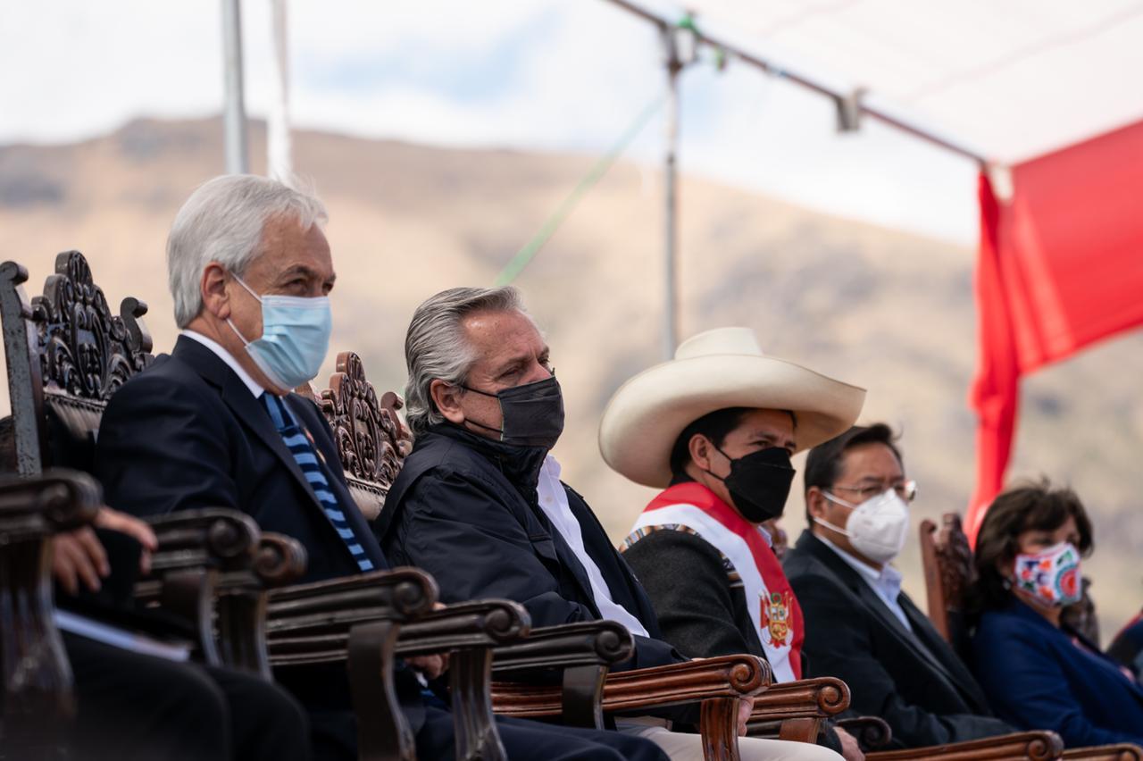 Alberto Fernández participó del acto de juramentación de su par de Perú, José Pedro Castillo