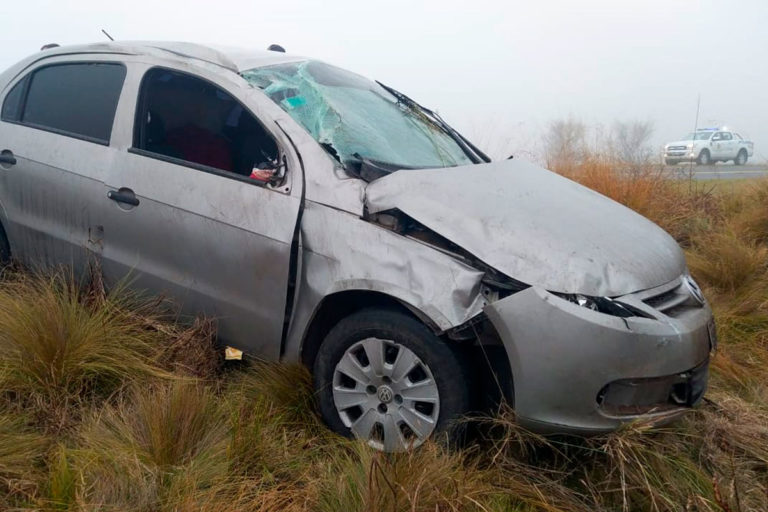 Despiste en ruta provincial 102: El conductor permaneció más de 10 horas arriba del vehículo hasta ser auxiliado