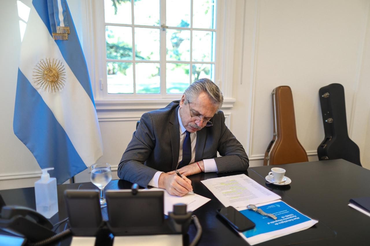 Alberto Fernández firmó un decreto para comprar vacunas de Pfizer, Moderna y Johnson & Johnson