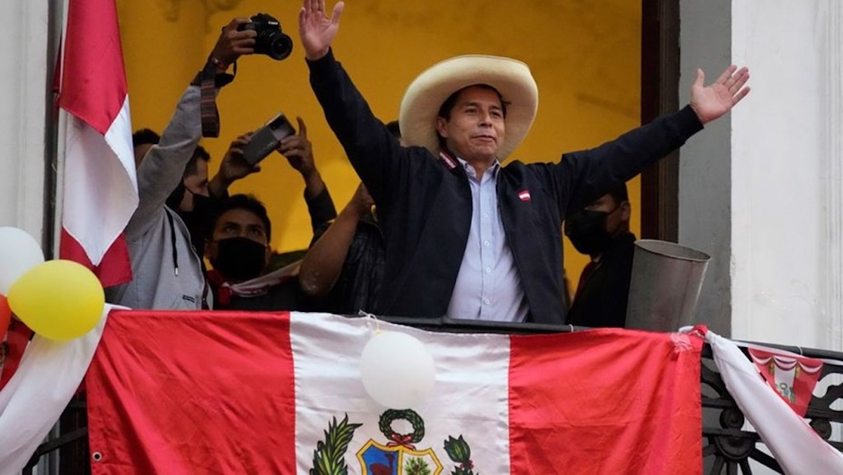 Perú: Castillo anunció que renunciará al sueldo de presidente y cobrará como un maestro