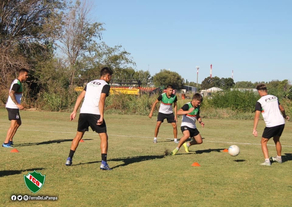 TORNEO FEDERAL “A”: Ferro continúa con los entrenamientos de cara al partido frente a Huracán de Las Heras