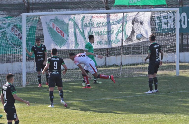 Ferro perdió contra Huracán de Las Heras en “El Coloso” de barrio Talleres y sigue sin levantar cabeza