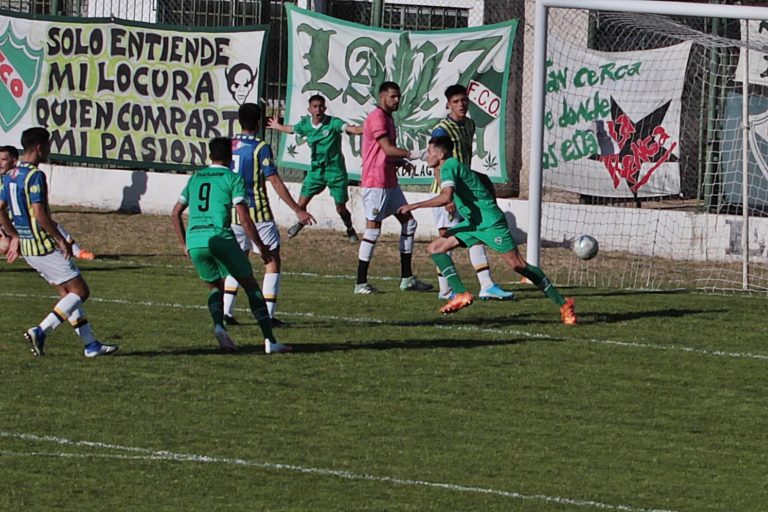 Luego de tres derrotas seguidas, Ferro volvió a ganar y se metió entre los ocho mejores de la Zona 1