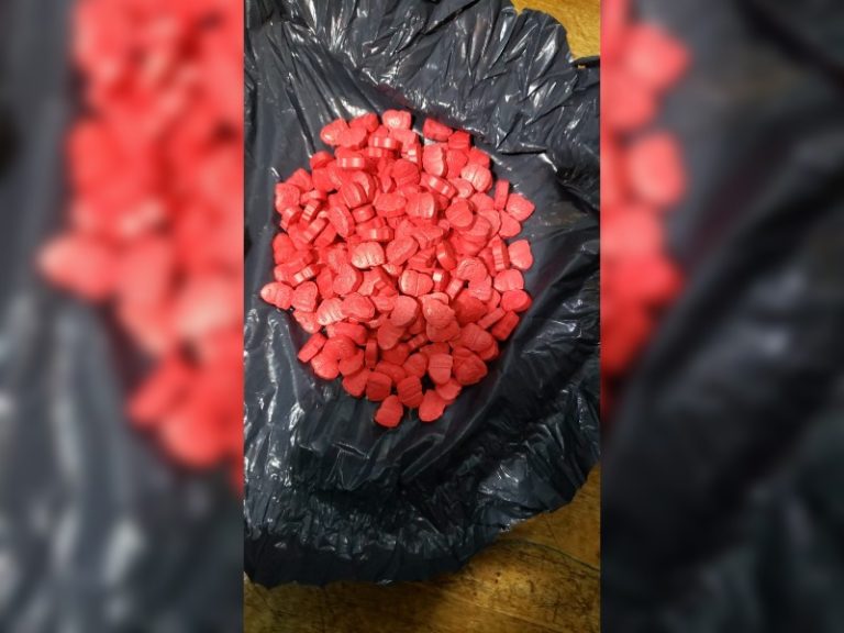 Iba de Mar del Plata a Neuquén y lo detuvieron en La Pampa: Llevaba 200 pastillas de éxtasis, marihuana y cristal – MDMA