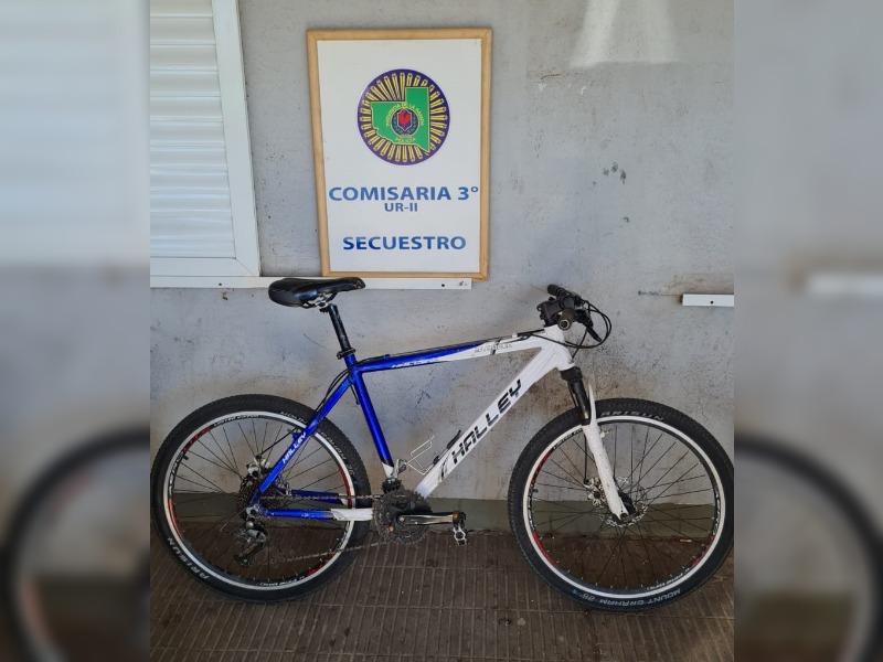Personal de Comisaría Tercera recuperó una bicicleta robada y demoró a una persona en barrio Rucci