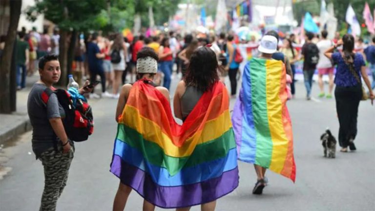 El Presidente promulga ley de empleo formal para personas travestis, transexuales y transgéneros