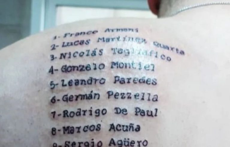 Un cordobés se tatuó en la espalda a todo el plantel de la Selección Argentina para festejar la Copa América