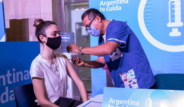 COVID-19: Argentina está entre los cinco países con mayor ritmo de vacunación