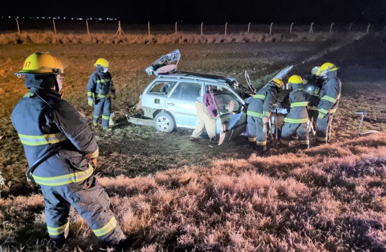 Vuelco en Ruta 1 a tres kilómetros de General Pico: Un matrimonio y dos niños fueron hospitalizados