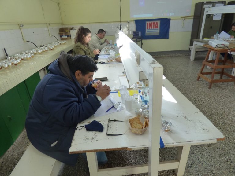 Se conocen los ganadores del 1º Concurso de Mieles de La Pampa, el tercer puesto es para un piquense
