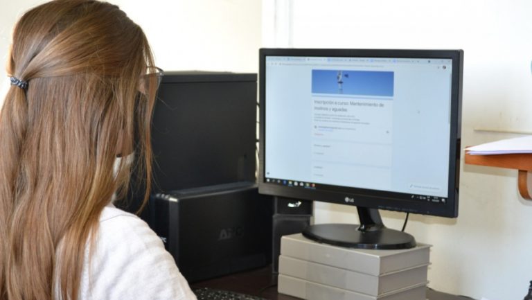Convocatoria docente para cubrir cargo en 25 de Mayo