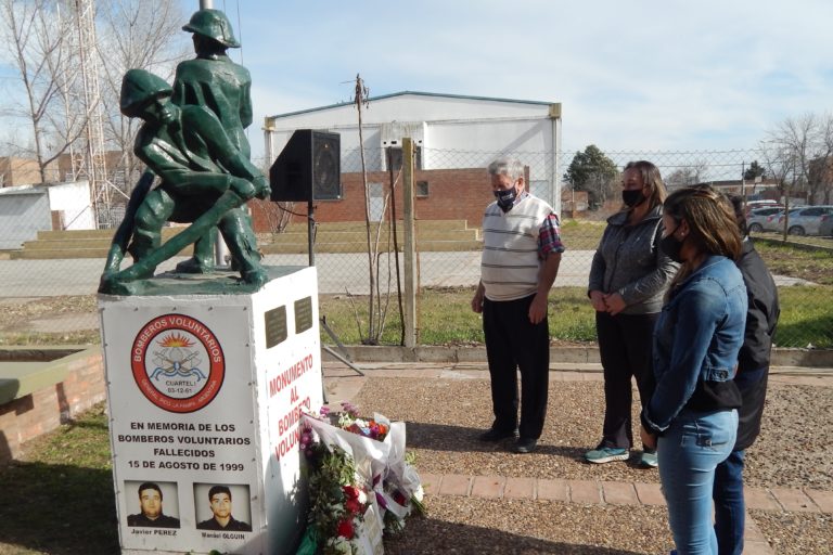 Emotivo acto homenaje a 22 años de PRODINCO, la tragedia que se cobró la vida de Javier Pérez y Manuel Olguín, dos Bomberos piquenses