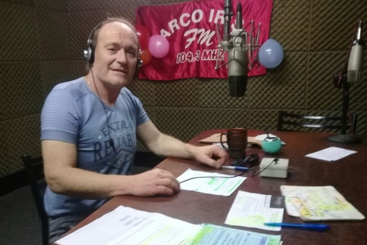 ¡UN ÉXITO QUE SIGUE CRECIENDO!: FM Arco Iris, la radio donde brilla Carlos “Cachorro” Portiglia, cumplió 32 años al aire