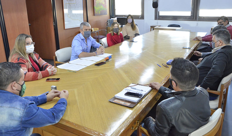Se firmaron las actas paritarias sectoriales en la Cámara de Diputados: “Esperemos cerrar el año acompañando a la inflación y si es posible superándola”