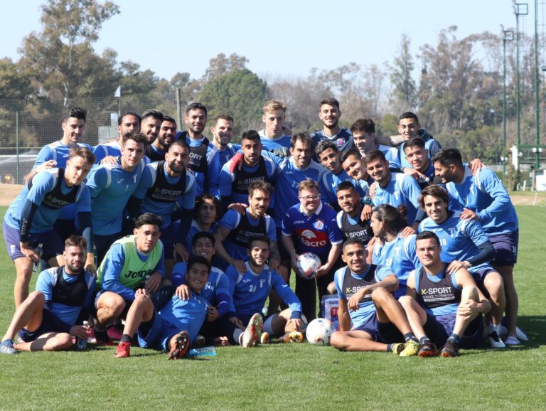 ¡EMOCIONATE!: El piquense “Tomy” Roldán cumplió su sueño y fue recibido por los jugadores del Club Atlético Tigre