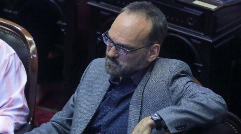 Piden que Fernando Iglesias sea expulsado de Diputados por sus descalificaciones a Florencia Peña