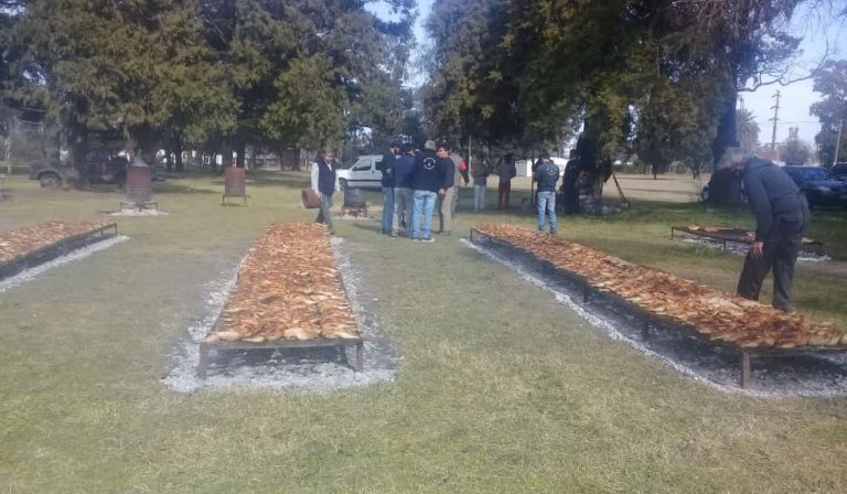 Exitosa pollada del grupo “Los Materos” a beneficio de “Juanita” Balcarce: “Se vendieron 360 pollos”