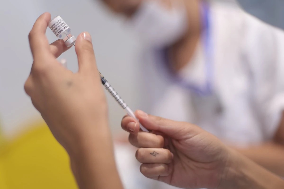 Las 15 razones por las que sí o sí hay que vacunarse contra el COVID-19