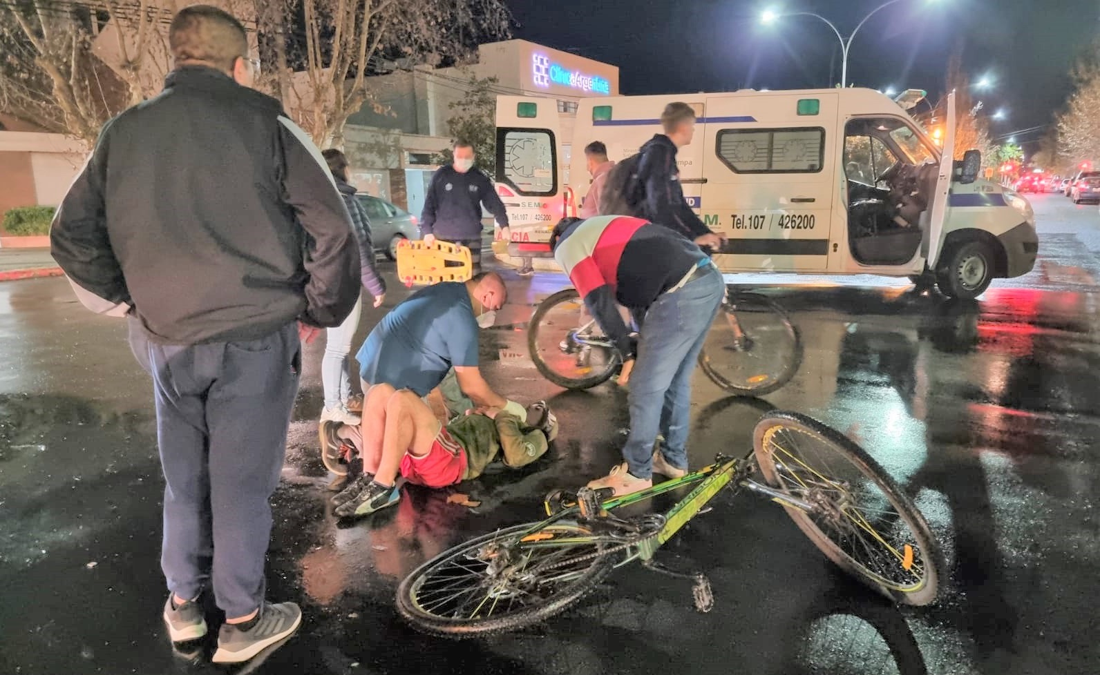 Una camioneta y un menor de edad que iba en bicicleta protagonizaron un accidente en calle 15 y Avenida San Martín
