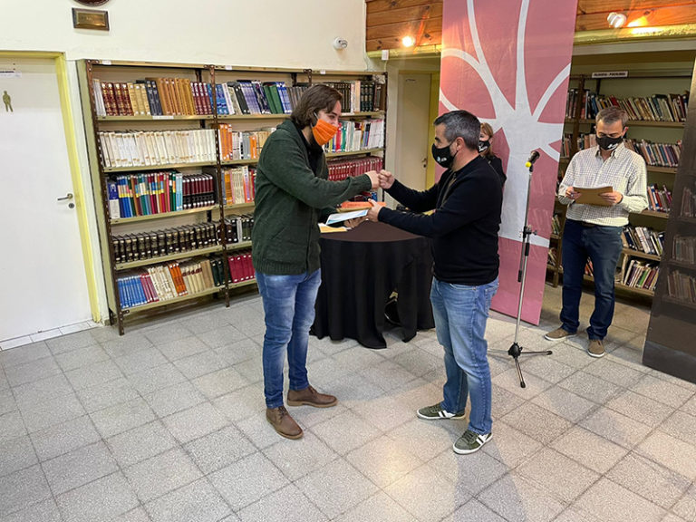 Entregaron premios y diplomas a los ganadores del certamen literario “Por la memoria de los pueblos”