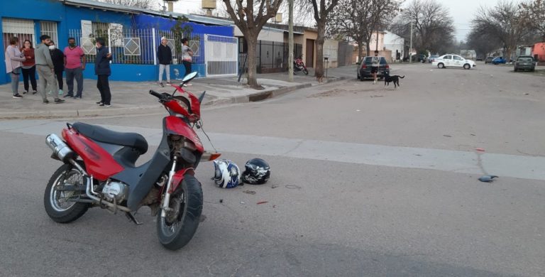 Nuevo accidente, esta vez en calle 25 y 38: Un hombre y una mujer fueron asistidos y trasladados al Hospital
