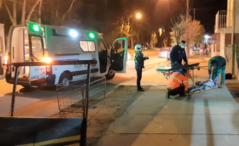 General Pico: Joven de 18 años le agarró la moto a un amigo y a los pocos metros chocó de frente un camión estacionado