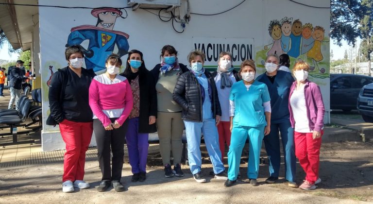 Día Nacional del Vacunador: “Gracias al grupo que hemos formado esto funciona y sigue adelante”, destacó Nelly Urruchuaga
