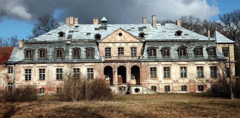 Hallan pistas de un tesoro nazi: 48 cofres enterrados con oro de Hitler valuado en 700 millones de dólares