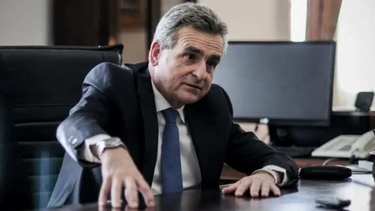 Senador nacional por Santa Fe propone que los monotributistas cobren aguinaldo